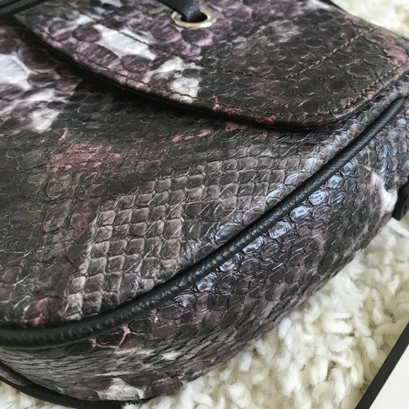 ๐ SALE Faux Snake Skin Bag - Picture 2 of 5
